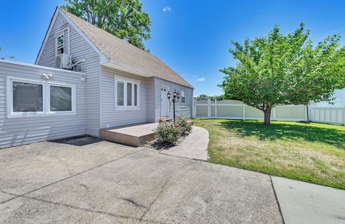 South Valley Stream House | Long Island Duplex By Airport & Train