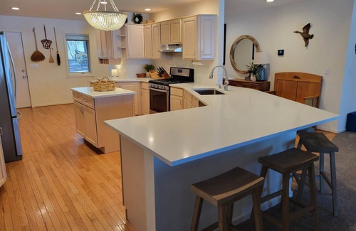 Pine River House | Long Lake Escape with Hot Tub & Pontoon Rental