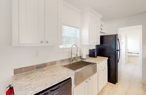 Taylor Creek House | Long Lake House | Waterfront stay in Okeechobee with scenic deck