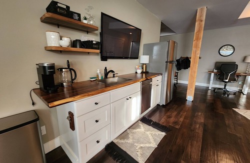 Lacey House | Long Lake Oasis: To recharge or Work with a view