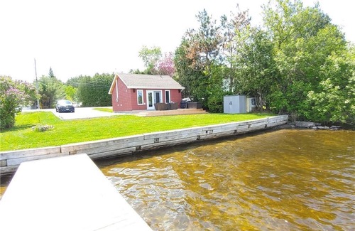 Sudbury Cottage | Long Lake Waterfront Cottage Retreat
