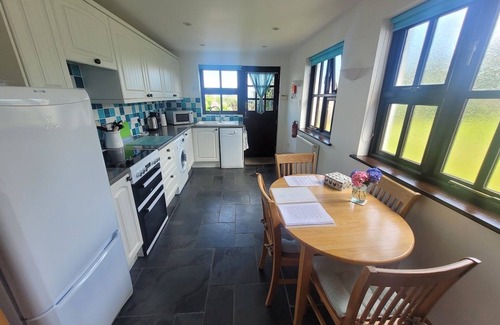 Woolacombe Cottage | Long Linhay is a spacious cottage for 2 with sea views & private, sunny patio.