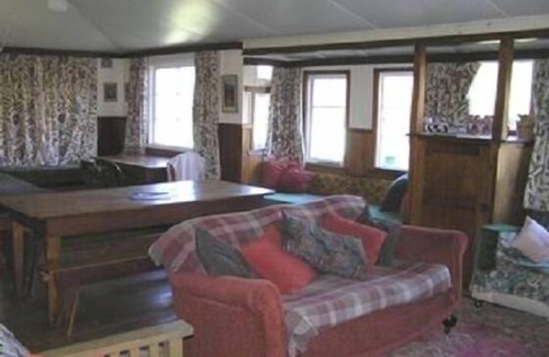 St. Arnaud House | Long Lookout, St Arnaud
