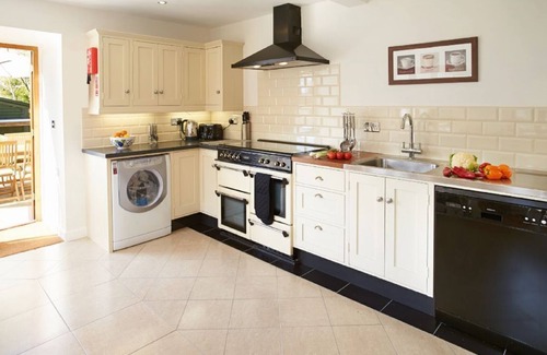 Copplestone House | Long Meadow Barn is a charming, spacious detached converted barn set in the village of Down St. Mary