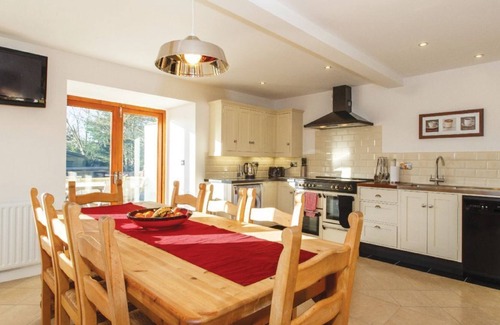Copplestone House | Long Meadow Barn is a charming, spacious detached converted barn set in the village of Down St. Mary