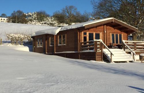 Halfway House Ski Chalet | Long Mountain Centre Log Cabins