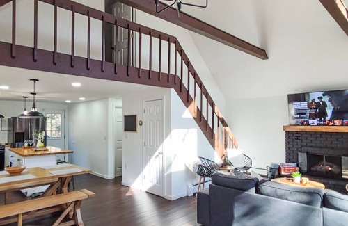 Long Pond Ski Chalet | Long Pond Chalet - w/Hot Tub