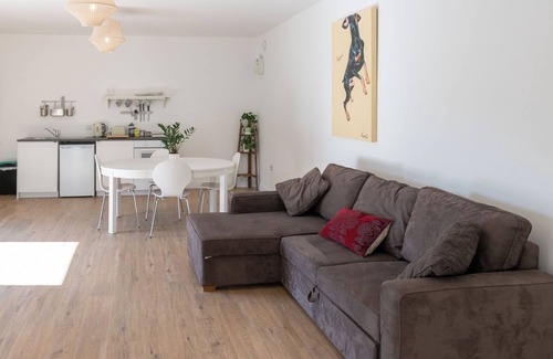 Beccles House | Long Range 2, Henham Park Nr Southwold, Unique Suffolk country getaway with Lake Views