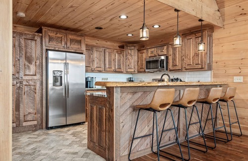 Cherry Log Cabin | Long Range Mtn Views in Aska~4Br~Game Rm