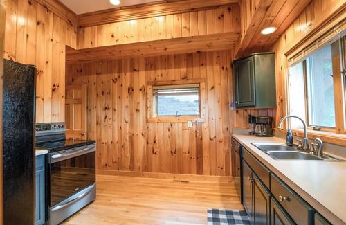 Blowing Rock House | Long Range Views! Spacious 5-bedroom House Great For Multi Families!