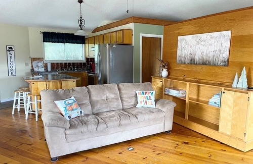 Millers Creek Cabin | Long Range Views, Easy Access, WIFI, Pet Friendly, Gas Log Fireplace, Deck