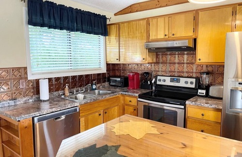 Millers Creek Cabin | Long Range Views, Easy Access, WIFI, Pet Friendly, Gas Log Fireplace, Deck