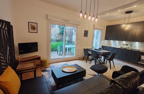 Faubourg de l'Arche Apartment | Long Stay Courbevoie Charmant Apt T3 Jardin + Terrasse, Calme, Proche Transports