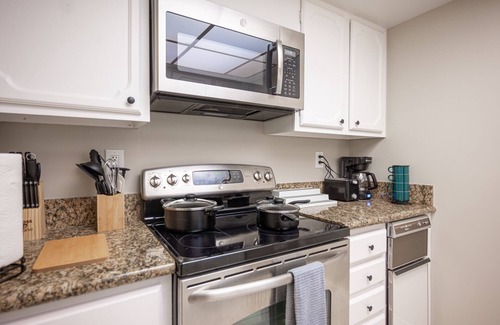 Winchester Condo | Long Stay Cozy Vegas Strip Condo | King Bed & Strip Views