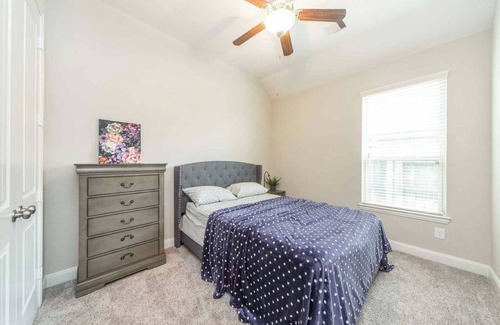 Cypress House | Long stay Special｜Large Fenced Backyard #41228