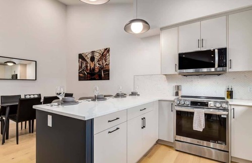Rosscarrock House | Long Stays, Pets Welcome, Free Parking & King Bed