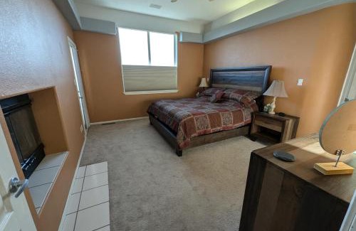 Northeast Heights House | Long stays welcome! Across from trailhead,game rm!