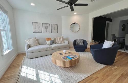 MacGregor House | Long Term, Blackout Curtain, 2 Monitor, King Bed Room in 2 BR Home