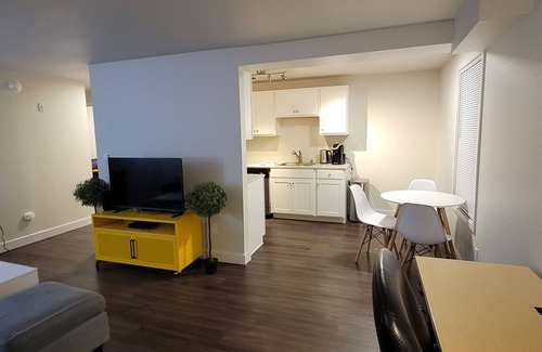 Bremerton Apartment | Long Term Discount! 1BR Home, Close To Everything