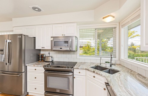 City Centre House | 🏡 Long term rental 5 Bdrm Sleeps 12 Close to Downtown AC/Wifi