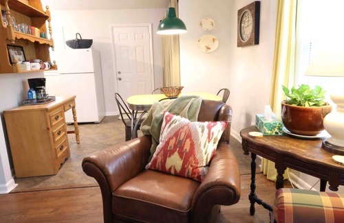 Kansas City House | LONG TERM STAY - Request for Booking Future Dates