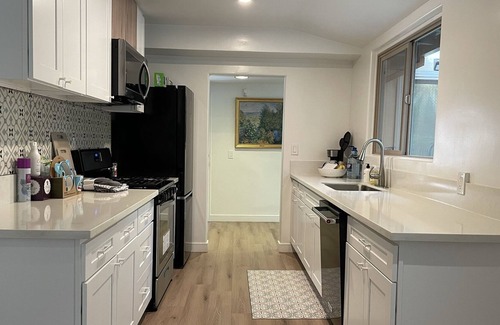 South Arroyo House | Long Term Stays at Modern 3 Bedroom House