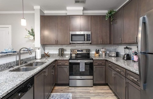 Greensboro Apartment | Long-term Stays in Greensboro 1 BD 1 BA