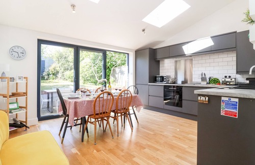 Southwold Cottage | LONG VIEW, family friendly, with open fire in Southwold