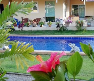 Khua Mung Bed & Breakfast | Longan Tree