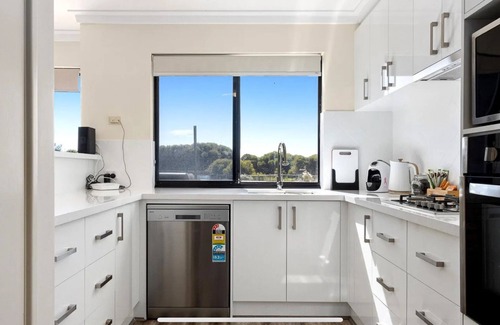 Port Kennedy House | Longbeach Retreat, Beautiful Ocean views at your fingertips