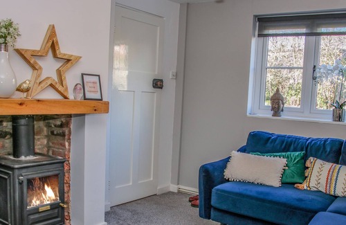 Edgmond House | LONGCOURT COTTAGE, pet friendly in Edgmond, Shropshire