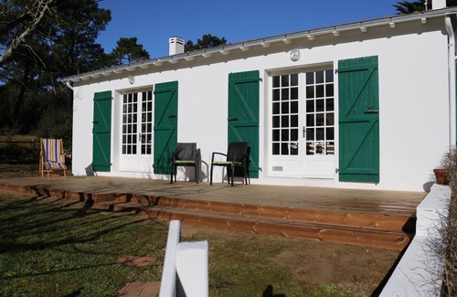 Les Conches Villa | Longeville -Villa on the edge of the coastal forest – Wild sandy beach at 1200 m
