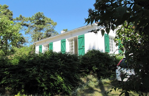 Les Conches Villa | Longeville -Villa on the edge of the coastal forest – Wild sandy beach at 1200 m