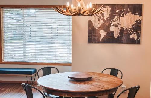 McCall House | Longhorn Hideaway by Casago McCall - Donerightmanagement