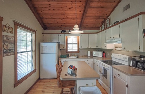 Edom House | Longhorn Lake House - Arcridgeranchresort.com