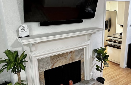 West Campus Condo | Longhorn Nights in Austin, stay with us for UT Football, F1, ACL, SXSW & BBQ !