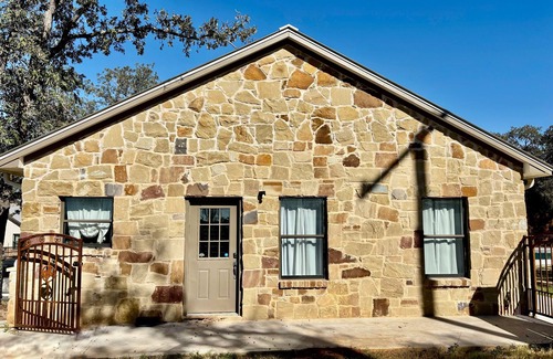 Elgin Cottage | Longhorn Ranch Casita