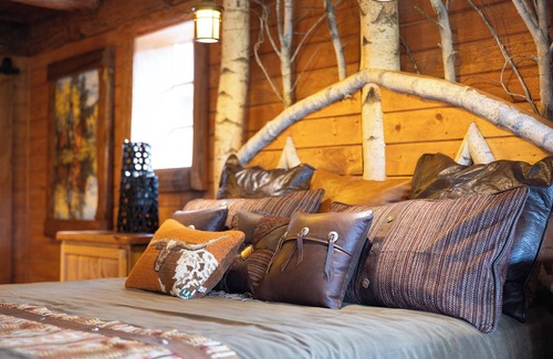 White Lake Resort | Longhorn Suite at Driftwood Ranch - a Horse and Cattle Ranch - White Lake, NY