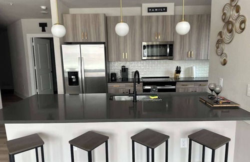 McNeil Apartment | Longhorn-Themed 2BR | Near UT & Q2 Stadium