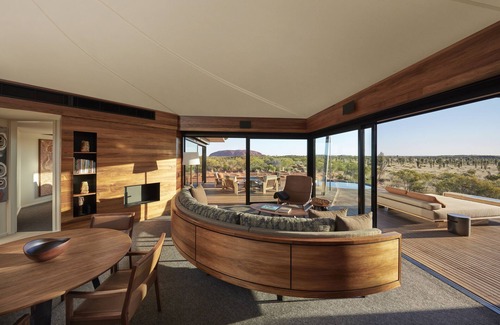 Yulara Cabin | Longitude 131