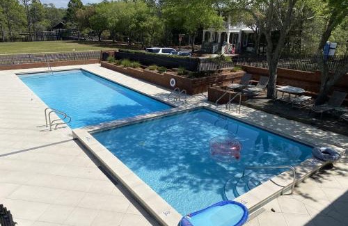 Santa Rosa Beach House | Longleaf Pines by AvantStay Community Pool Bonfires