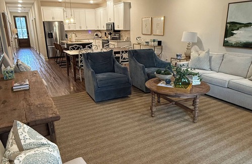 Auburn House | Longleaf Villa 2-bedroom townhome- 2 Miles to campus