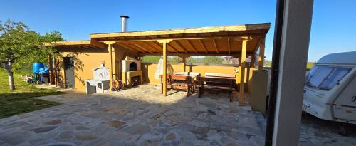 Bliznatsi House | Longoz