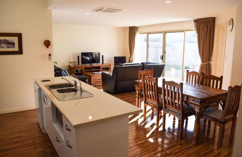 Port Elliot House | Longreach at Port Elliot