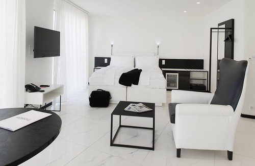 Regensdorf Hotel | Longstay Residence Thessoni home - Self check in serviced apartments & Hotel