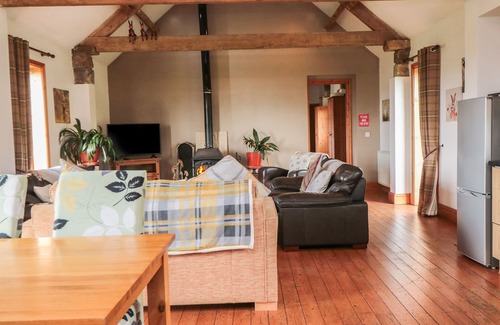 Briggswath Cottage | LONGSTONE COTTAGE, pet friendly, with open fire in Ugthorpe
