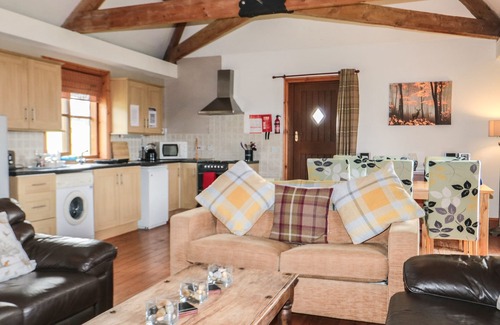 Briggswath Cottage | LONGSTONE COTTAGE, pet friendly, with open fire in Ugthorpe