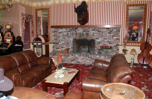 Amargosa Valley Hotel | Longstreet Inn & Casino