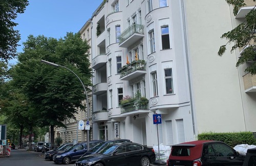West Berlin Centre Condo | Longterm - Beautiful quiet condo at Savignyplatz with 2 Bed/2 Bath, lift
