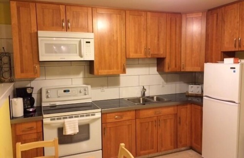 Black Mountain House | LongTerm Rental - Black Mountain, 1 Bdm + Mud Room Bright Basement Suite